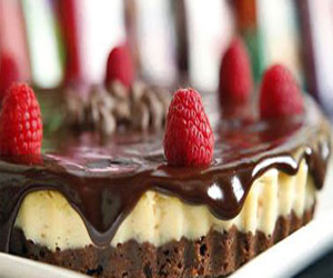   مصر اليوم - طريقة عمل التشيز كيك بصوص الشيكولاتة